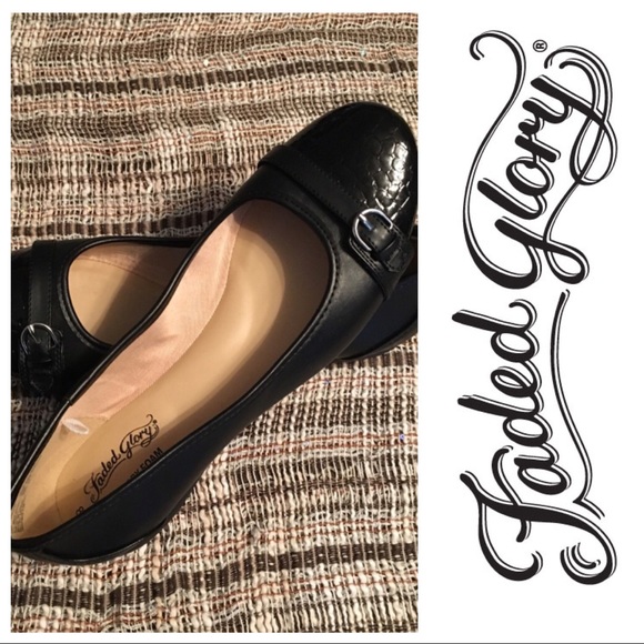 faded glory women's buckle toe flat